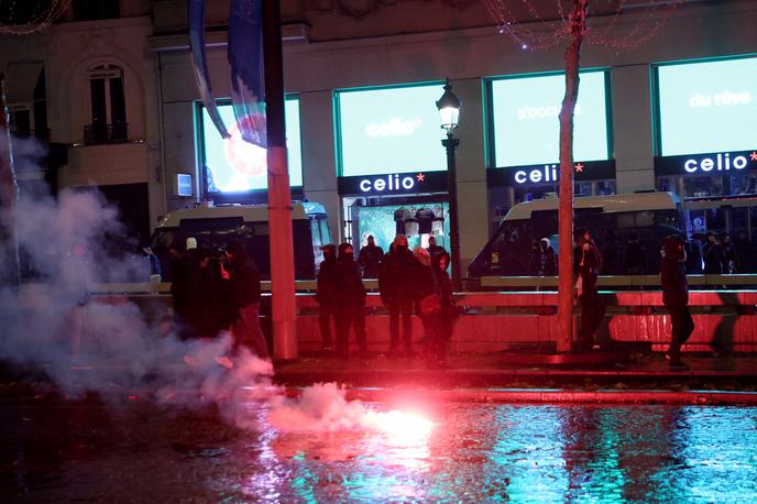 Francija | V Franciji so se po porazu v finalu SP zvrstili izgredi in incidenti. | Foto Reuters