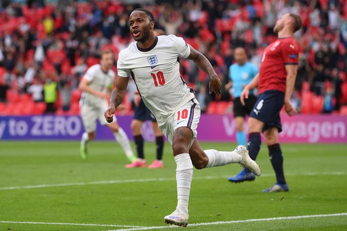 Anglija Češka | Anglijo je v vodstvo popeljal Raheem Sterling, edini strelec treh levov v skupinskem delu, ki so ga Angleži končali z nedotaknjeno mrežo. | Foto Reuters