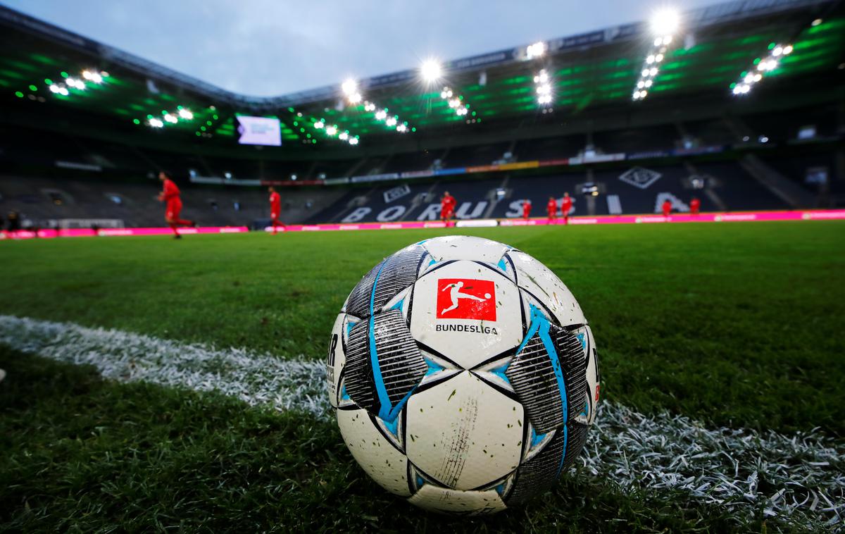 Bundesliga | Večina Nemcev je proti nadaljevanju nogometne sezone v bundesligi kažejo ankete javnih radiotelevizij ARD in ZDF. | Foto Reuters