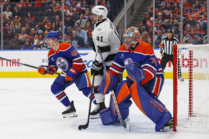 Anže Kopitar je v Edmontonu v dobrih 20 minutah na vrata Oilersov usmeril dva strela. | Foto: Reuters