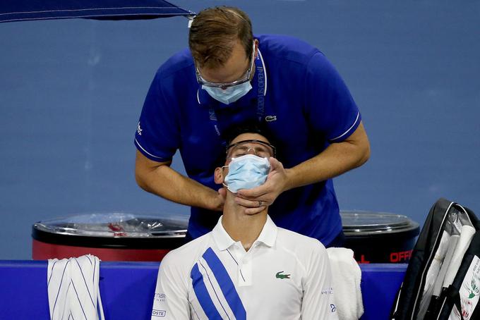 Še vedno ga mučijo bolečine v vratu. | Foto: Guliverimage/Getty Images