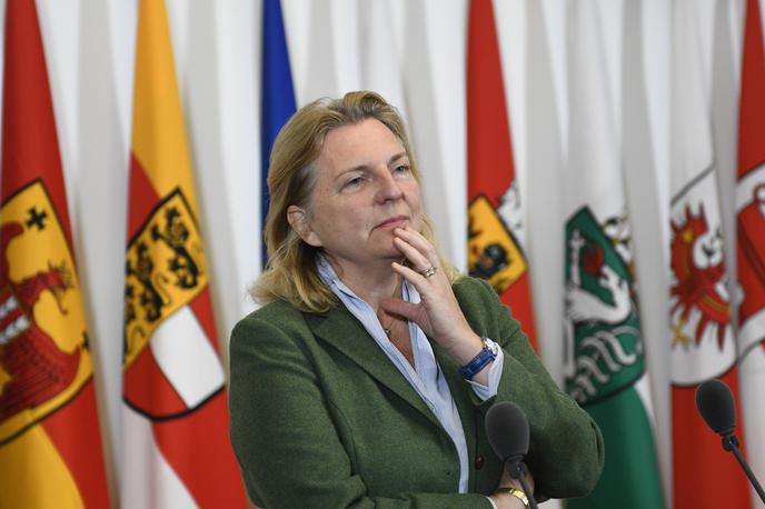 Karin Kneissl | Septembra lani se je preselila v Sankt Peterburg in na letošnjem gospodarskem forumu v drugem največjem ruskem mestu dejala, da je vesela nove priložnosti za življenje in delo v Rusiji. | Foto Guliverimage