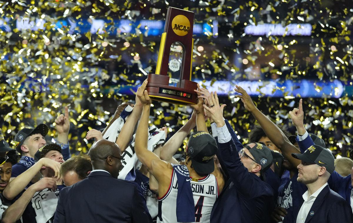 UConn Huskies NCAA | Konec je "marčevske norosti" v ZDA. Košarkarji UConn Huskies so v finalu NCAA premagali San Diego State Aztecs. | Foto Reuters