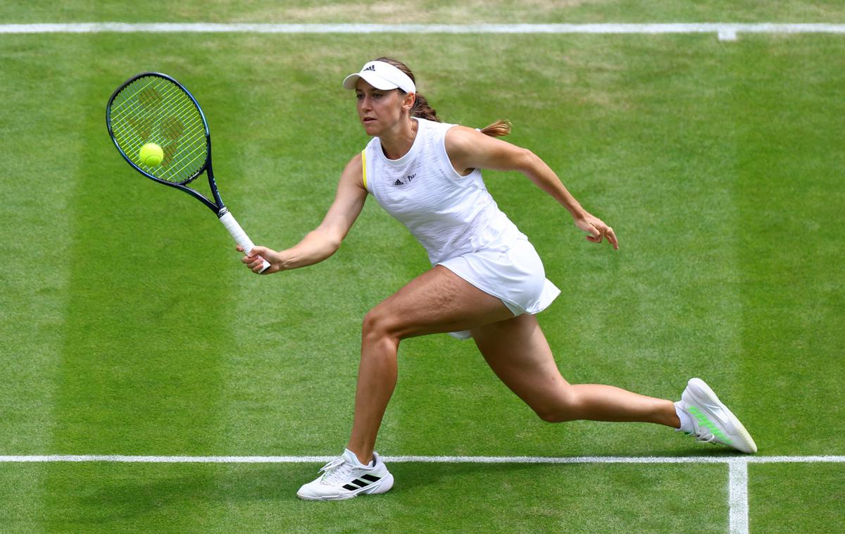 Kaja Juvan Heather Watson Wimbledon | Tudi Kaja Juvan preboleva okužbo z novim koronavirusom. | Foto Reuters