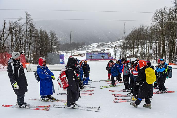 Rosa Hutor | Utrinek z Rdeče poljane: krizni sestanek trenerjev in vodstva tekmovanja | Foto Getty Images