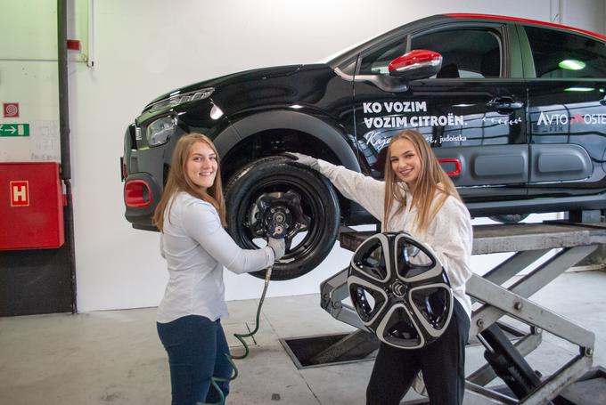 Slovenski judoistki Kaja Kajzer in Andreja Leški razigrano in udobno novim zmagam nap(r)oti z Regio Group in s Citroënom C3. | Foto: 