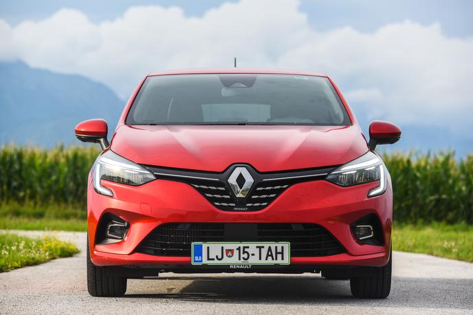 Renault clio LPG | Žarometa LED z avtomatskim preklopom sta serijska, doplačilo za meglenki je 180 evrov. | Foto Gašper Pirman