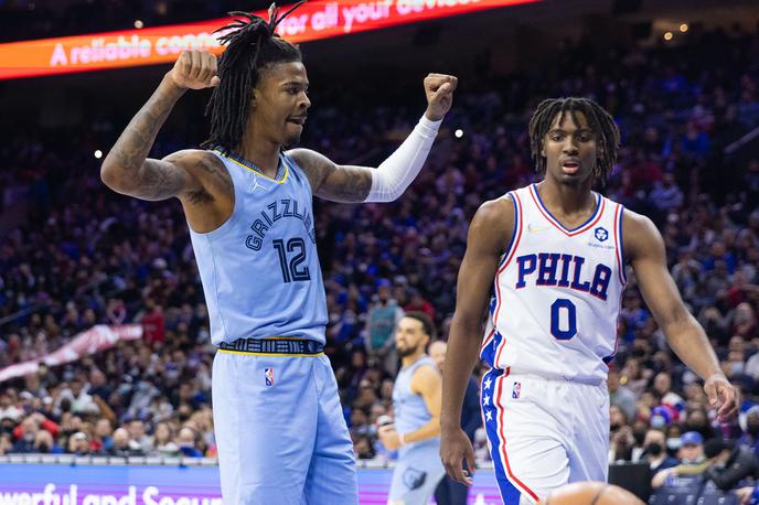 Ja Morant | Ja Morant je sedmič zapored v ligi NBA presegel mejo 30 točk, a to na napetem dvoboju v Philadelphii ni bilo dovolj za zmago Memphisa. | Foto Reuters