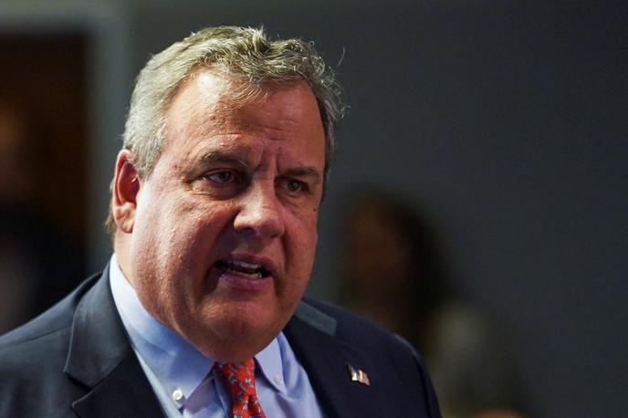 Chris Christie, guverner, kandidat za predsednika ZDA | Christie je v govoru kritiziral tudi preostale kandidate za republikansko nominacijo, ki pravijo, da Američanov ne bi smelo skrbeti dogajanje v Ukrajini. Podrobno se je posvetil tudi zgodovini ZDA. | Foto Reuters