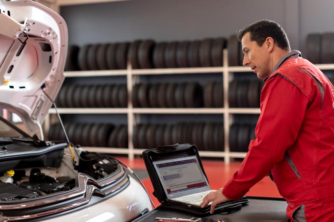 Ob opravljenem pregledu 20 vitalnih točk vozila vam pri Citroënu podarijo 20 evrov popusta na redni servis. Foto: Citroën. | Foto: 