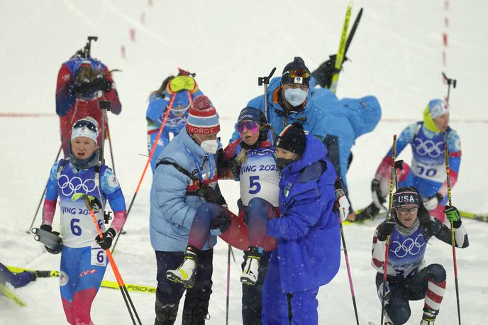 Ingrid Landmark Tandrevold | Norveška biatlonka Ingrid Landmark Tandrevold, ki se je na nadeljski tekmi zgrudila v cilj, odhaja domov. | Foto Guliverimage