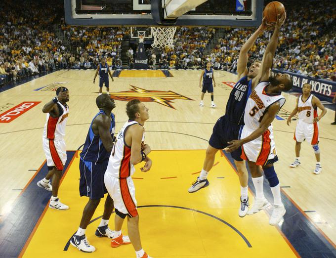 Izjemno pokrivanje Dirka Nowitzkega je bilo ključno za zmago Bojevnikov. | Foto: AP / Guliverimage