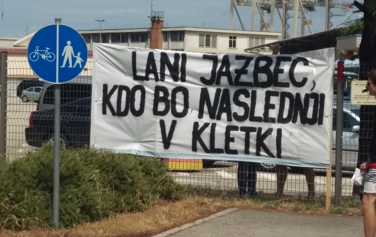 Protestni shod v Luki Koper | Foto STA