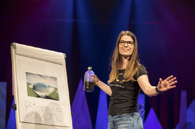 Beti Vidmar, mlada raziskovalka Biotehniške fakultete, je s predstavitvijo "Gnoj je zlato in zlato je gnoj" zmagala na znanstvenem tekmovanju Science Slam v Gradcu. | Foto: 