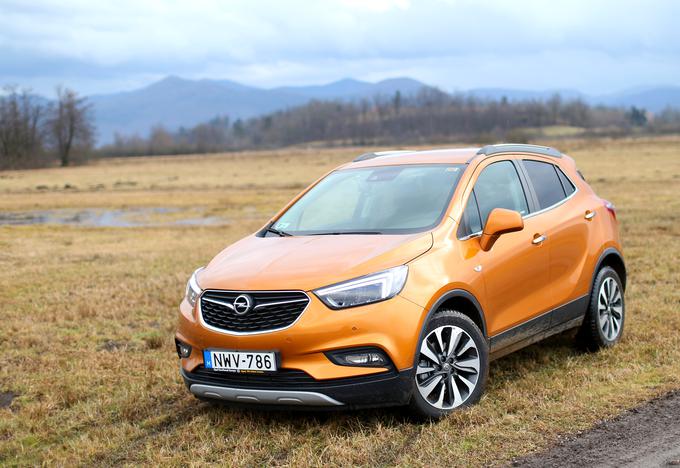 Mokka ima lahko tudi štirikolesni pogon v kombinaciji z najmočnejšim motorjem. Oba delujeta zelo dobro, neučinkovita je le njuna kombinacija s samodejnim menjalnikom.  | Foto: Gregor Pavšič