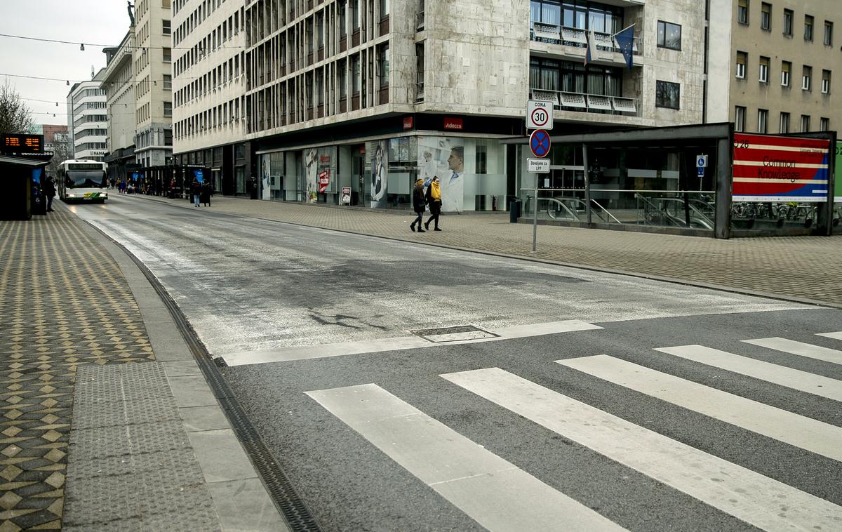 Slovenska cesta, promet, pešci, Ljubljana | Ljubljanski policisti so obravnavali nesrečo na Slovenski cesti v Ljubljani. | Foto Ana Kovač