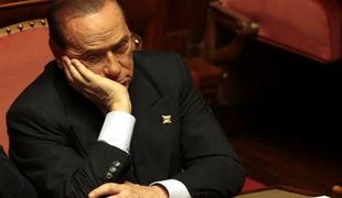 Parlamentarna komisija: Berlusconi mora zapustiti senat