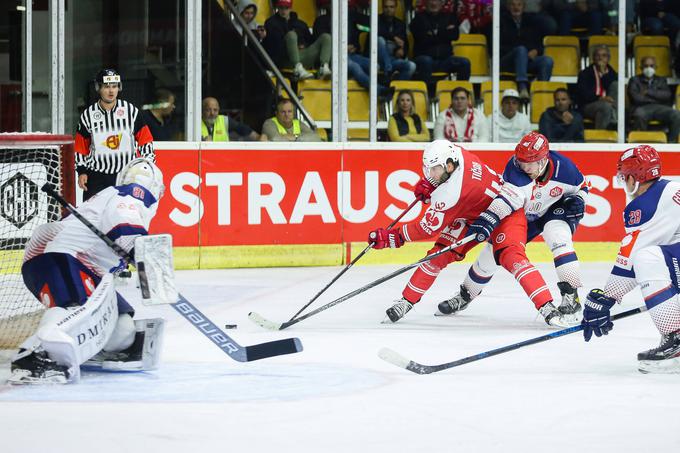 Rok Tičar je k novi zmagi Celovca po podaljšku prispeval dve asistenci. | Foto: Guliverimage/Vladimir Fedorenko