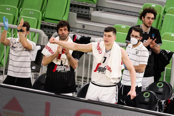 Cedevita Olimpija, Virtus Bologna, februar 2021 | Milan Teodosić in soigralci pri Virtusu Bologni so se rešili pred porazom in dosegli novo zmago. | Foto Vid Ponikvar