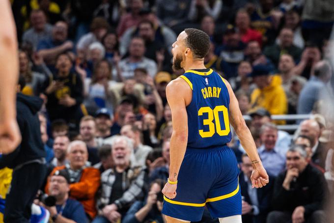 Stephen Curry je dosegel rekordno število trojk v tej sezoni. | Foto: Reuters