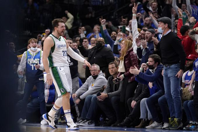 Luka Dončić je na zadnji tekmi v "slovenskem večeru" postavil trojni dvojček proti vodilni ekipi sezone, Bostonu. Dallas je ostal prekratek za devet točk. | Foto: Guliverimage