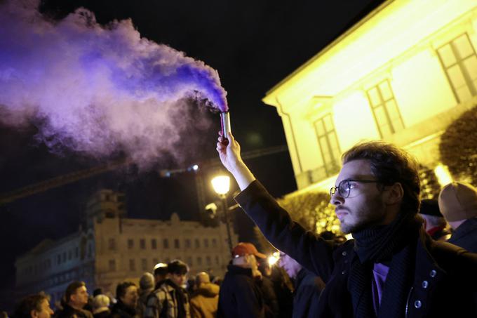 Protestniki v Budimpešti | Foto: Reuters