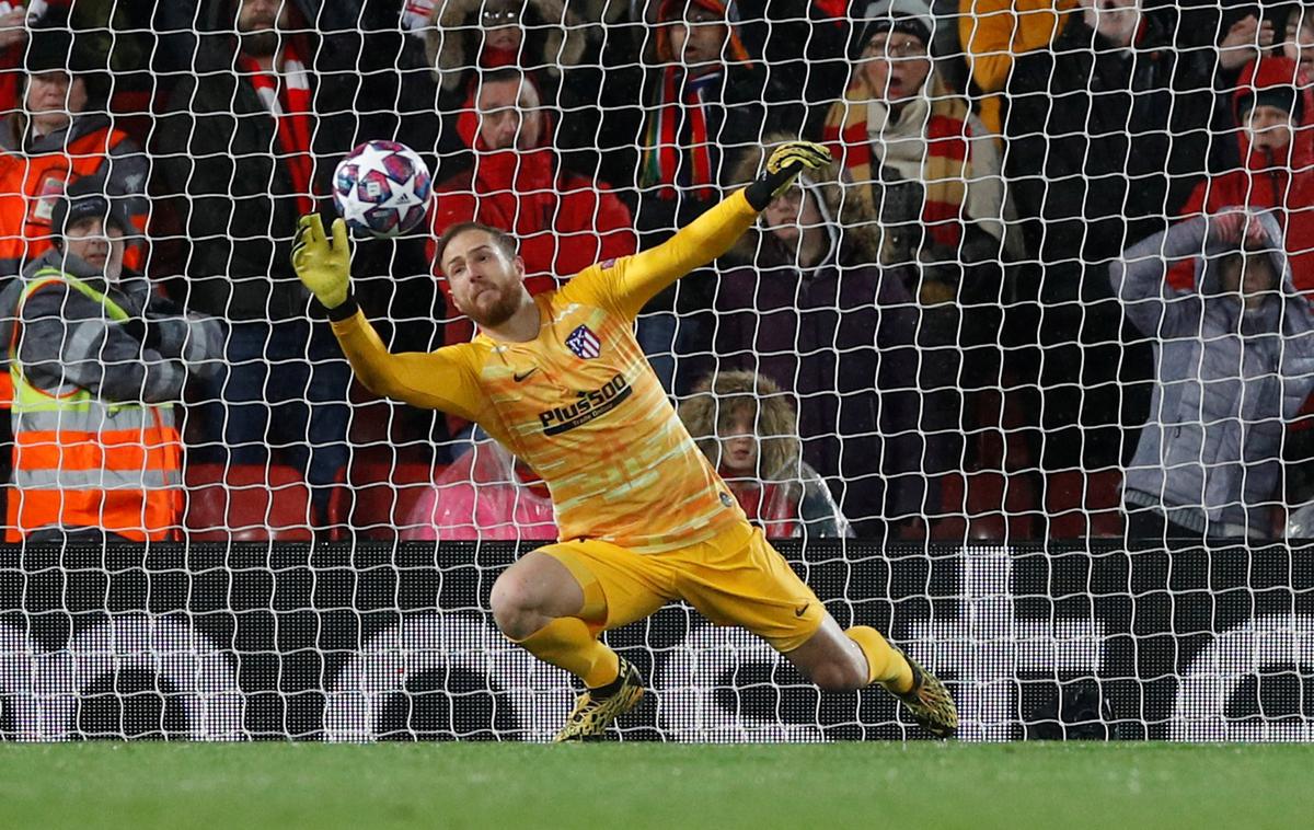 Jan Oblak | Jan Oblak je Angleže zagotovo navdušil tudi marca na povratni tekmi osmine lige prvakov proti Liverpoolu na Anfieldu, kjer je bil najbolj zaslužen za napredovanje Atletico Madrida. | Foto Reuters