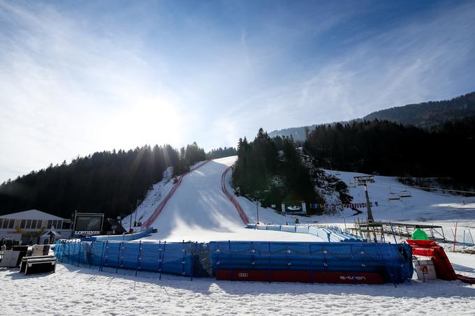 Takšen je bil pogled na podkorensko strmino na dan odpovedi tekme. | Foto: Sportida