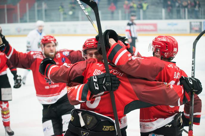 Acroni Jesenice SŽ Olimpija Alpska liga derbi | Hokejisti Jesenic so na prvi tekmi ugnali Sterzing in so na pol poti do četrtfinala. | Foto Peter Podobnik/Sportida