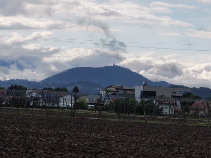 Cerkev na hribu | Foto: Matic Tomšič