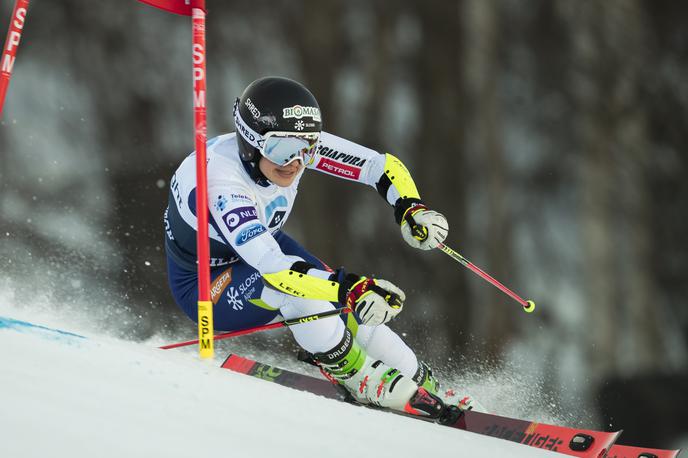 Tina Robnik | Tina Robnik bo ob Ani Bucik in Meti Hrovat osrednje slovensko orožje na Zlati lisici. | Foto Reuters