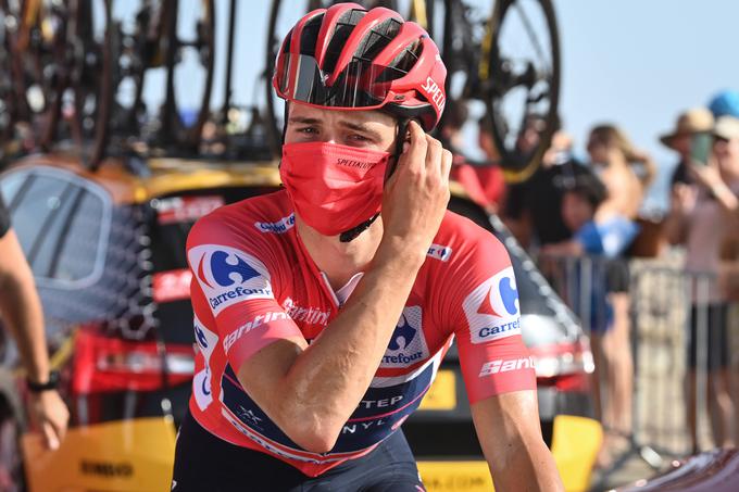 22-letni Belgijec Remco Evenepoel vodi tudi po 16. etapi.  | Foto: Guliverimage/Vladimir Fedorenko