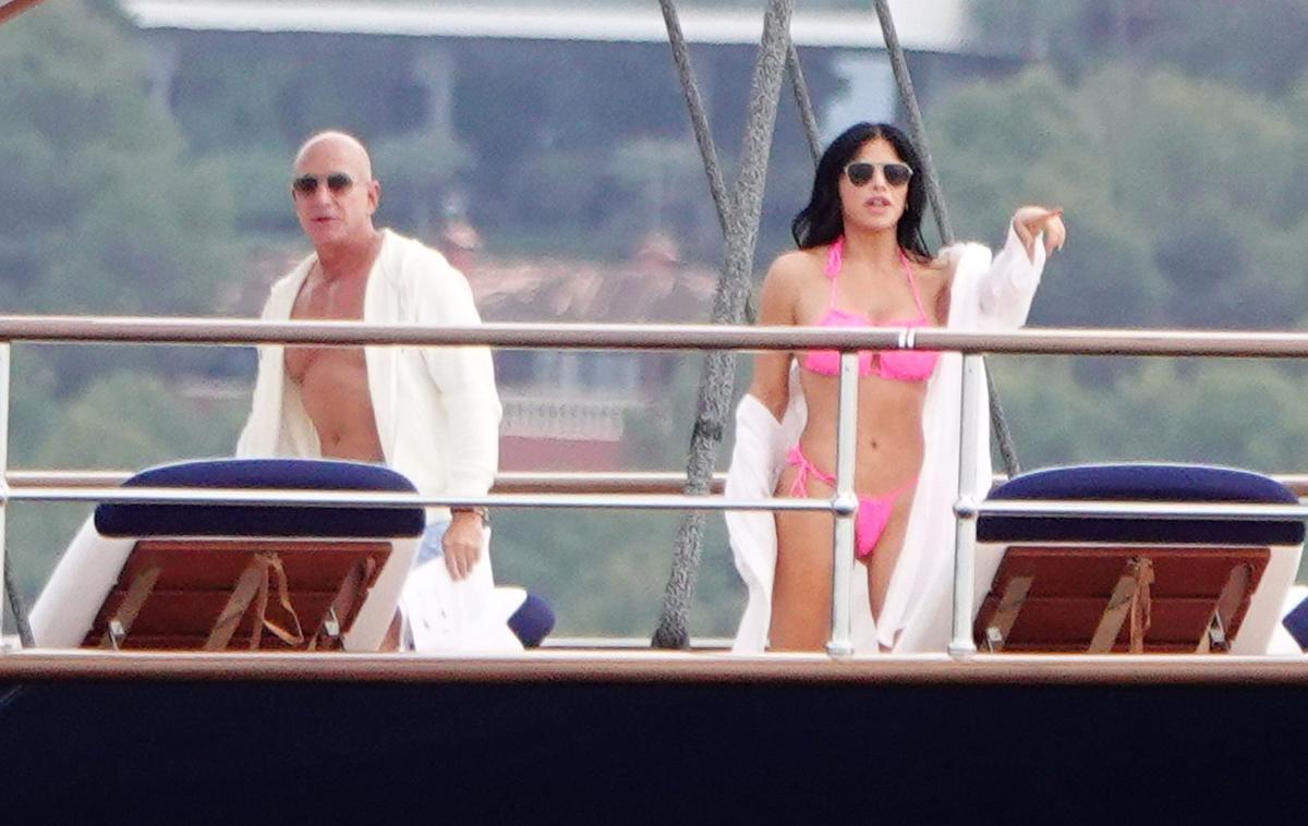 Jeff Bezos, Lauren Sanchez | Jeff Bezos in Lauren Sanchez uživata na najvišji jadrnici na svetu. | Foto Profimedia