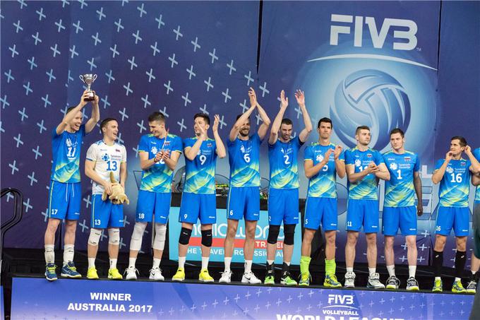 Slovenci so se ekspresno v dveh letih v tretjega kakovostnega razreda v prvega, zdaj zdaj pa svetovna odbojkarska federacija ukinja svetovno ligo. Neverjetno. | Foto: FIVB