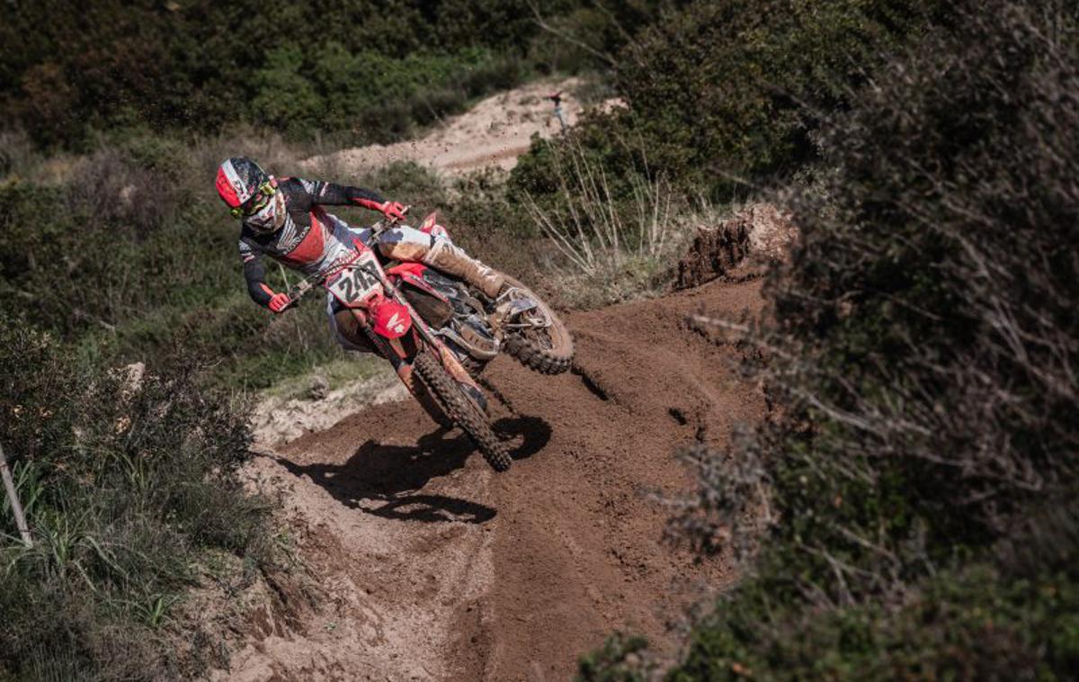 Tim Gajser Honda Riola Sardo 2024 | Po mesecu dni treninga na Sardiniji je Tim Gajser odpeljal prvo pripravljalno dirko. | Foto Honda Racing/ShotbyBavo