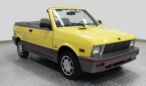 Vas zanima izkupiček? Prodali so redek zastava yugo.