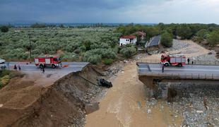 V Grčiji še vedno dramatične razmere, zaprli 200 kilometrov avtoceste #video #foto