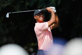 Tiger Woods je po hudi prometni nesreči prestal operacijo