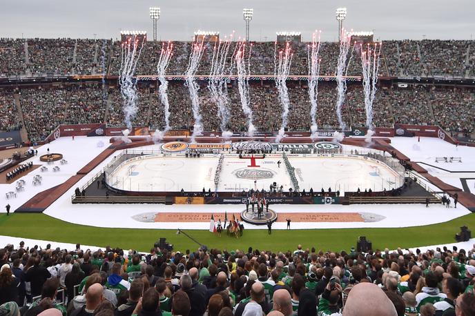 Dallas Stars Nashville predators winter classic | Dobrih 85.000 gledalcev je v živo na štadionu Cotton Bowl Stadium pospremilo zmago Dallas Stars nad Nashville Predators. | Foto Reuters