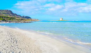 Na priljubljeni plaži nameravajo prepovedati brisače