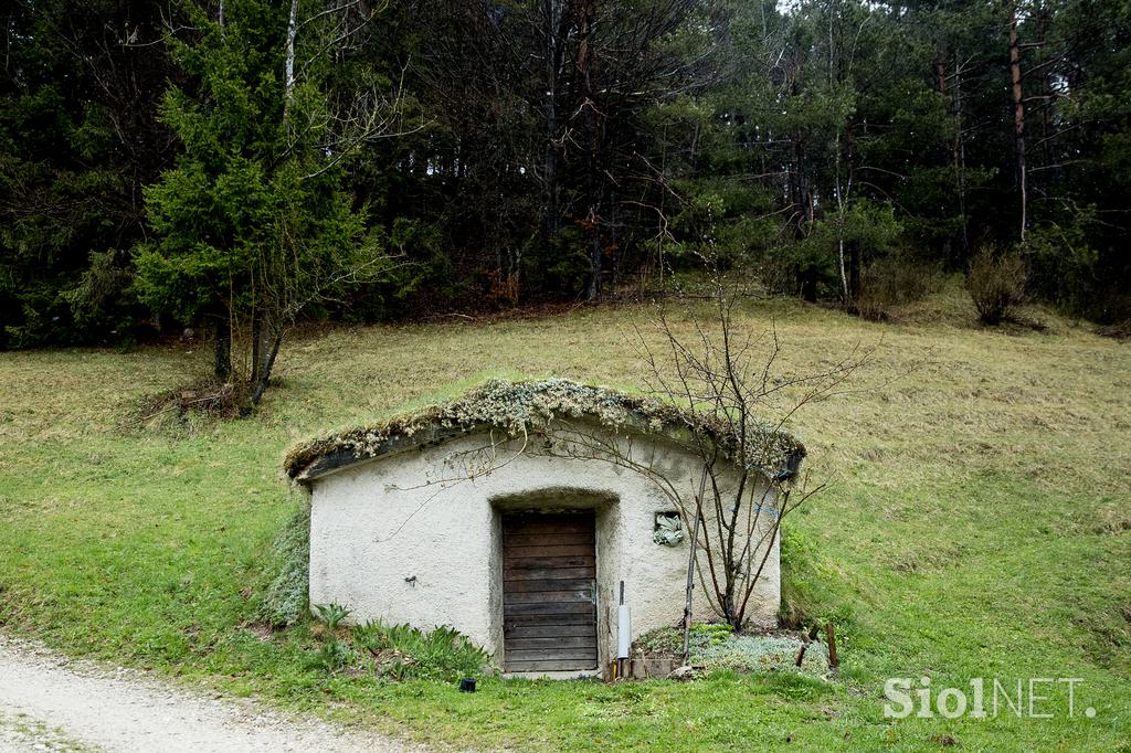 Kmetija Klančar Marjan Anita Pivk mlečni izdelki mleko krava kmetija Zadlog Črni vrh pri Idriji