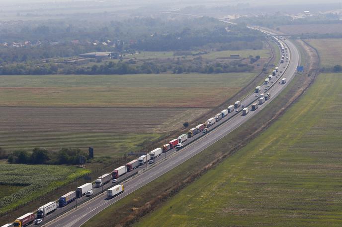 Tovornjaki na avtocestah | Foto Klemen Korenjak