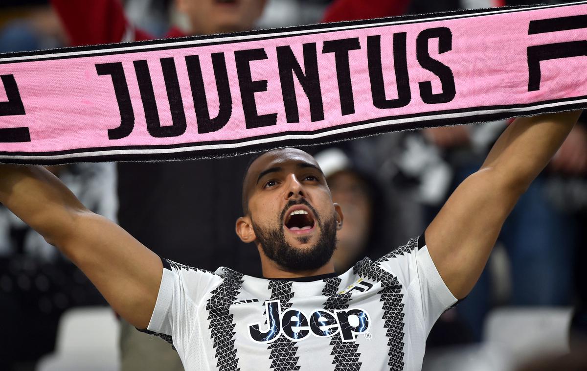 Juventus navijač | Vodstvo španske nogometne lige (LaLiga) je po odstopu predsedstva torinskega Juventusa zaradi finančnih težav zahtevalo takojšnje sankcije Evropske nogometne zveze (Uefa) zoper italijanski klub. | Foto Reuters