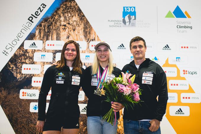 Vita Lukan, Janja Garnbret in selektor Gorazd Hren. | Foto: Grega Valančič/Sportida