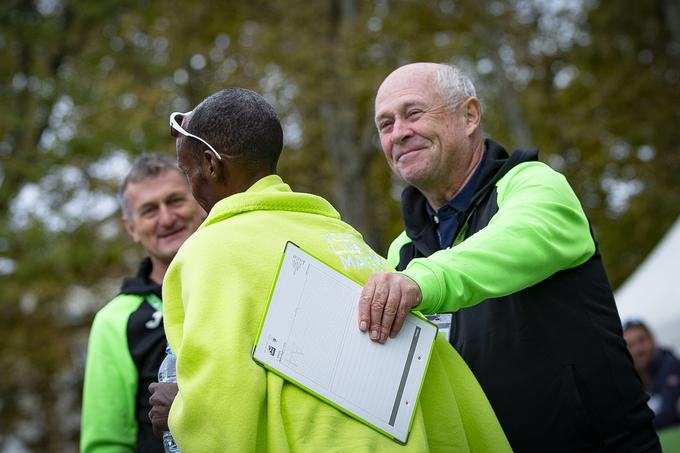 Gabrijel Ambrožič je bil po predstavah vabljenih tekačev precej prešerne volje. | Foto: Ana Kovač