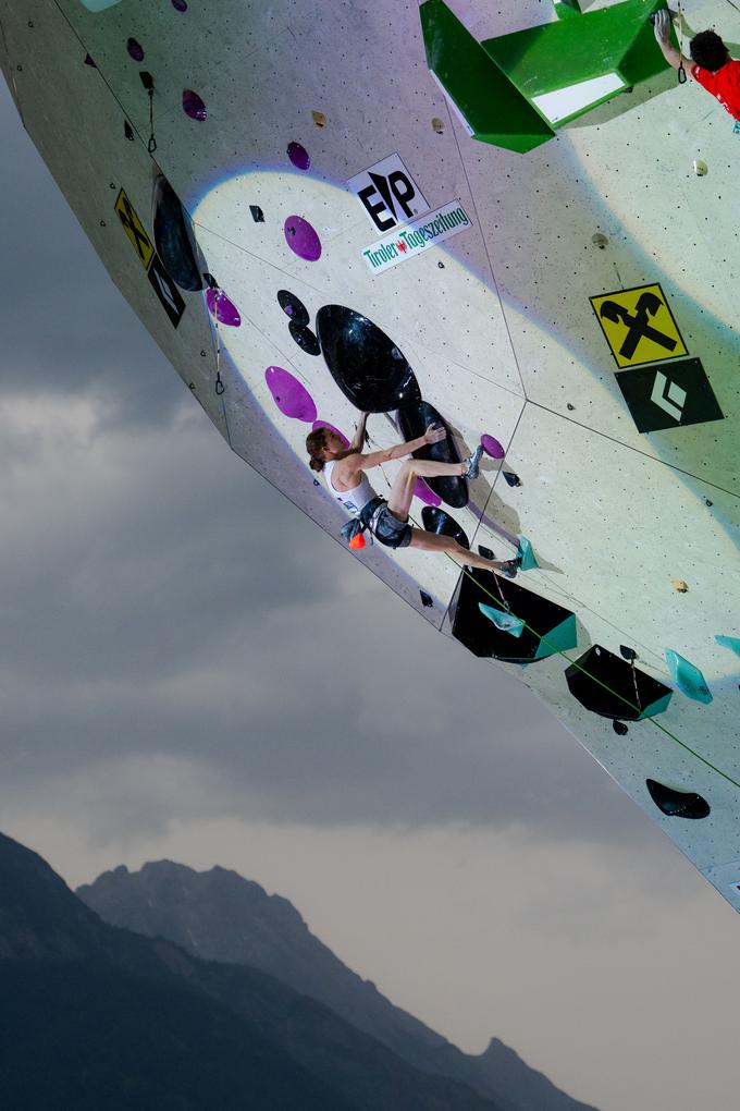 V polfinalu težavnosti v Innsbrucku. Na koncu je Buckleyjeva osvojila 12. mesto. Od finala jo je ločil le en gib. | Foto: Lena Drapella/IFSC