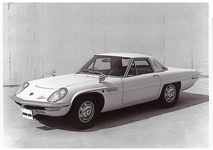 Mazda Cosmo Sport 110S je bil zaradi rotacijskega motorja pravi dragulj, mali dvosed pa velja tudi za enega Mazdinih najlepših športnih avtomobilov. | Foto: Mazda