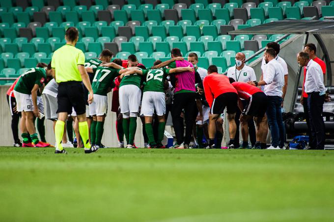 Nogometaši Olimpije so se izkazali z borbenostjo in do zadnjega verjeli v uspeh. | Foto: Sportida