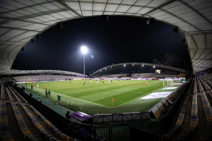 Novi slovenski prvak bo znan v soboto, malce pred 22. uro. Bo Maribor osvojil 16. naslov ali Mura prvega? | Foto: Blaž Weindorfer/Sportida