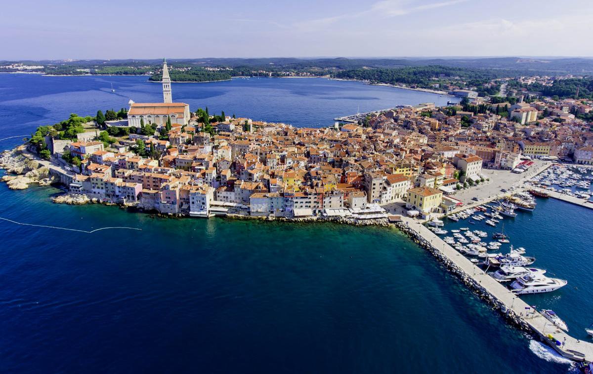 Hrvaška | Na Hrvaško lahko Slovenci od danes vstopamo tako rekoč brez omejitev, birokracijo, ki je potrebna zaradi ukrepov proti širjenju koronavirusa, pa so Hrvati z novo spletno aplikacijo poskusili zmanjšati na minimum. | Foto Pixabay